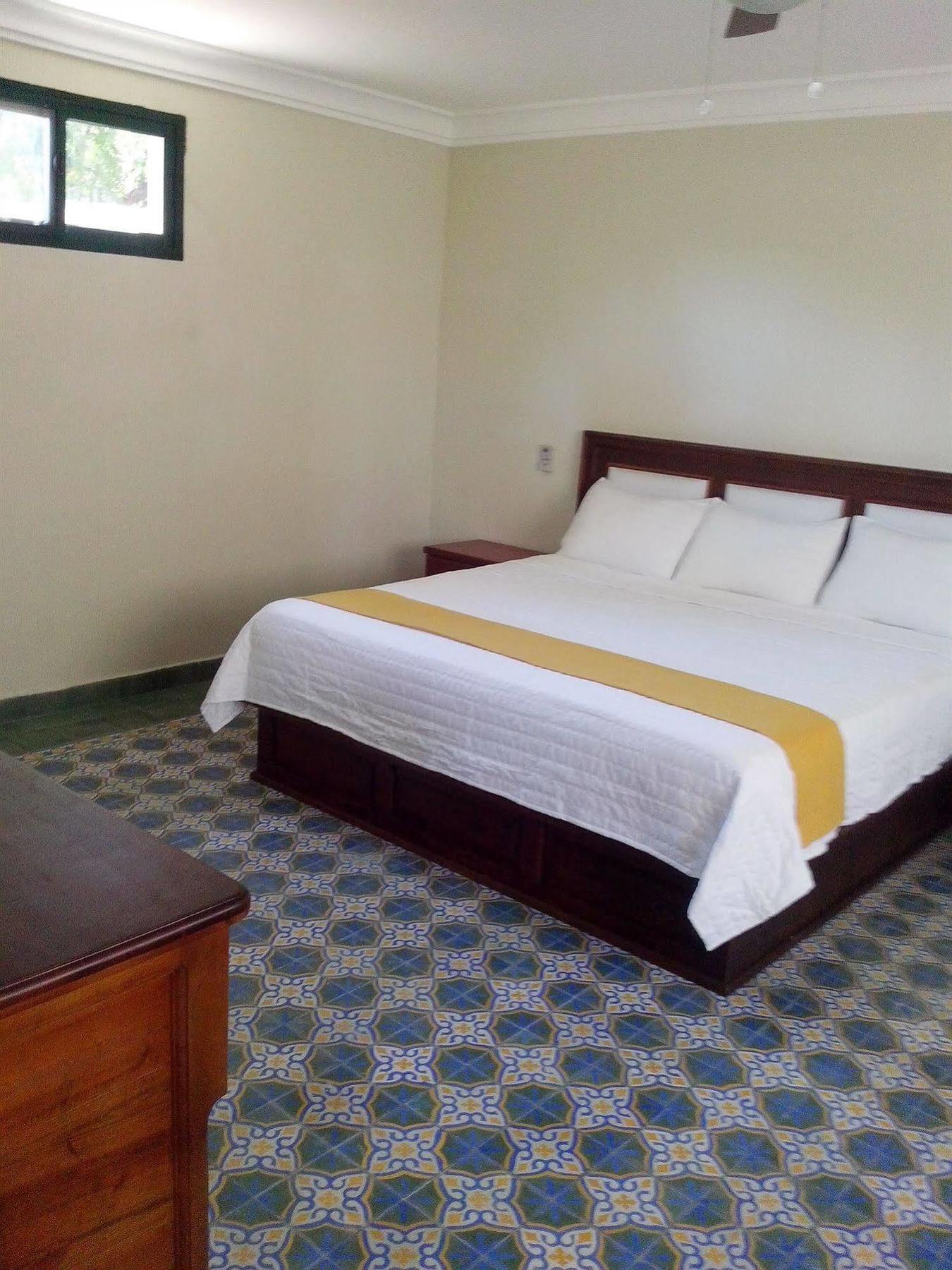 Hotel La Cretonne Les Cayes Zewnętrze zdjęcie